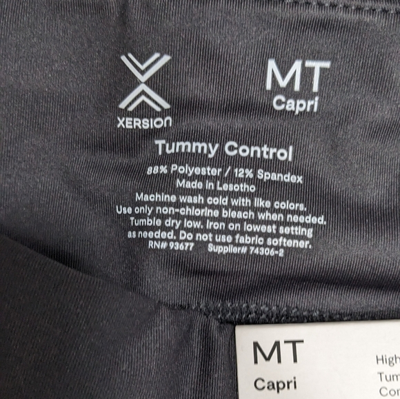 Xersion Black Workout Capri Leggings, MT - Picture 4 of 5